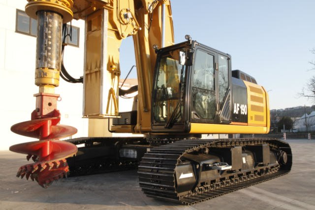 IMT AF190E Factory Red Auger