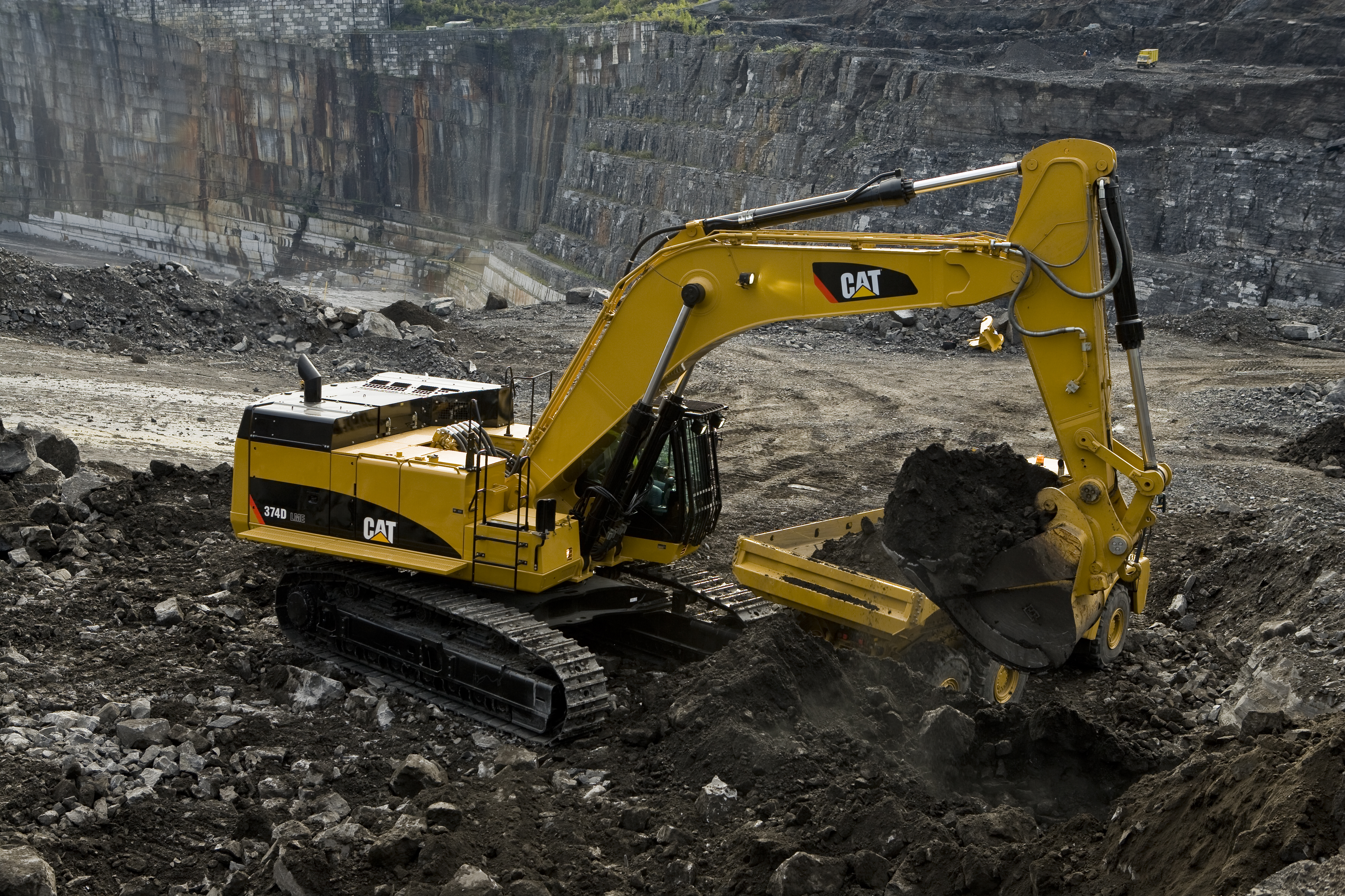 Cat® 374D Hydraulic Excavator