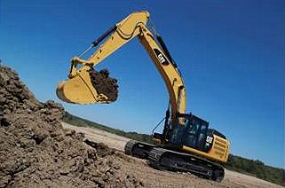 CAT Heavy Duty Bucket in use